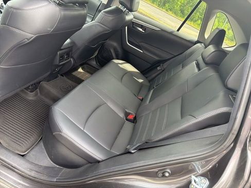 Used 2021 Toyota RAV4 XLE Premium AWD/4WD image 10