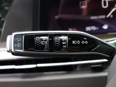 Used 2025 Cadillac Escalade ESV Premium Luxury w/ LPO, Floor Liner Package AWD/4WD image 46
