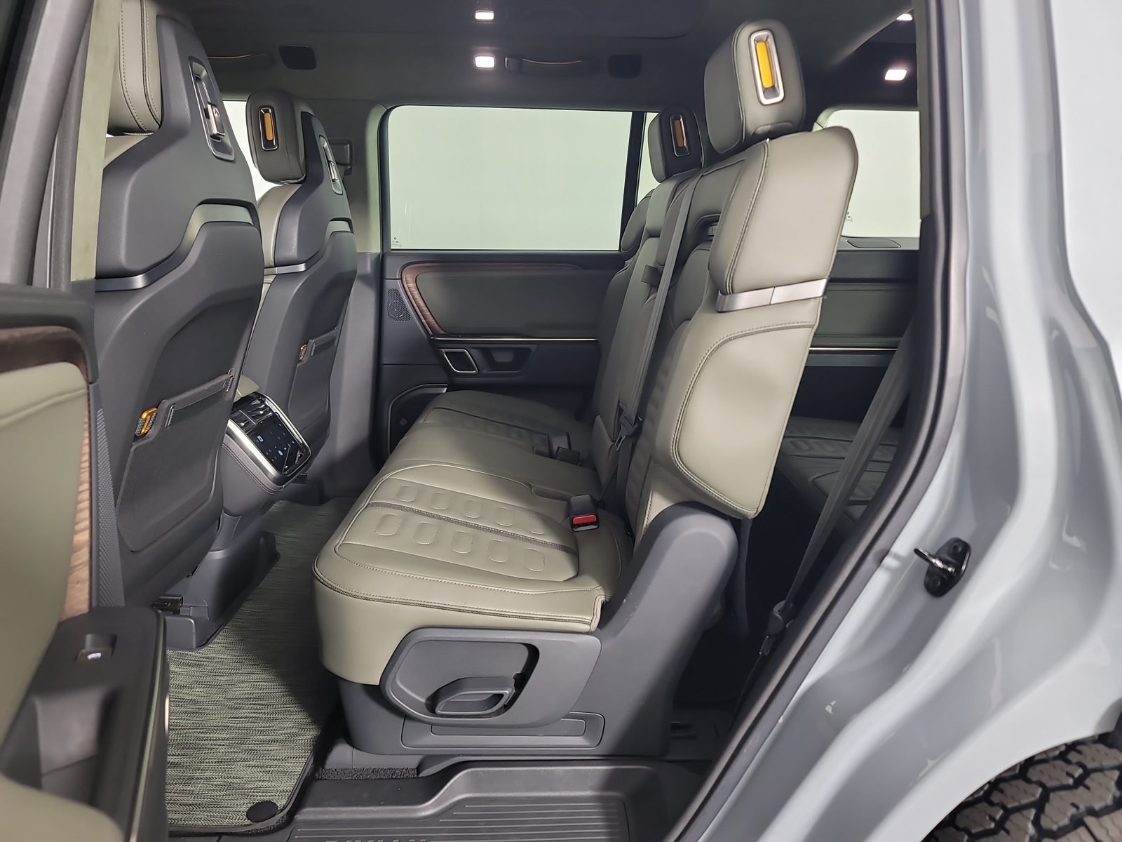Used 2023 Rivian R1S Adventure Quad AWD/4WD image 21