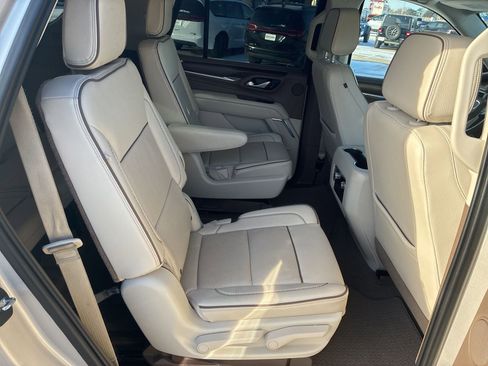 Used 2021 GMC Yukon Denali image 21