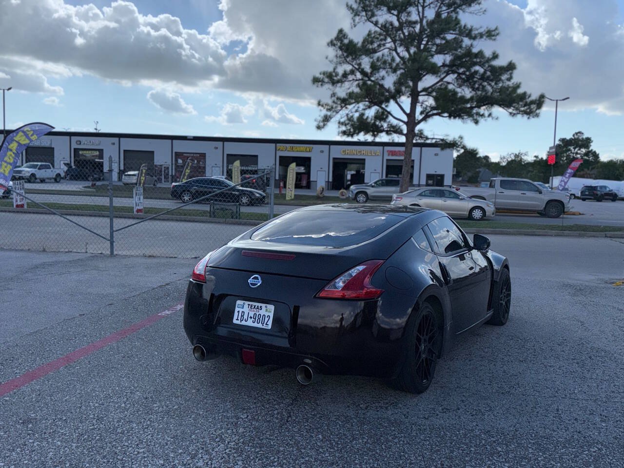Used 2016 Nissan 370Z Coupe RWD image 11