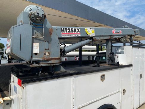 Used 2017 Ford F550 2WD Regular Cab Super Duty image 17