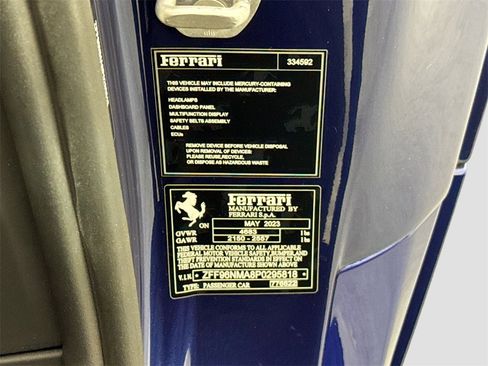 Used 2023 Ferrari SF90 Spider image 34