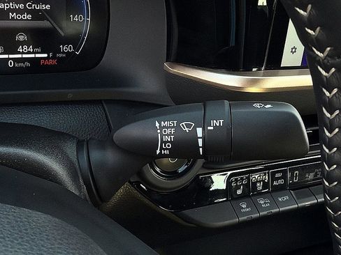 Used 2026 Toyota Crown XLE image 18