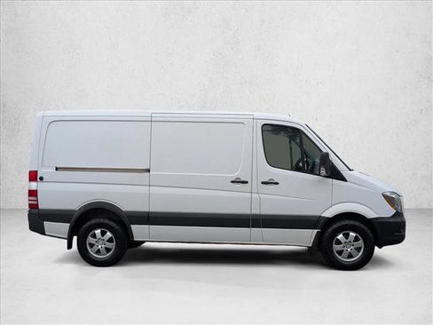 Used 2018 Mercedes-Benz Sprinter 2500 image 4