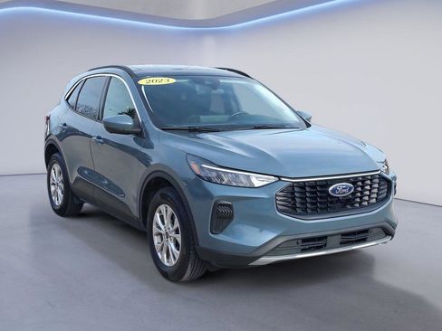 Used 2023 Ford Escape Active w/ Tech Pack #2 image 9