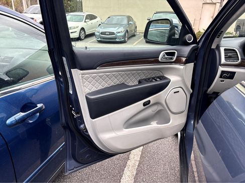 Used 2019 Jeep Grand Cherokee Summit image 18