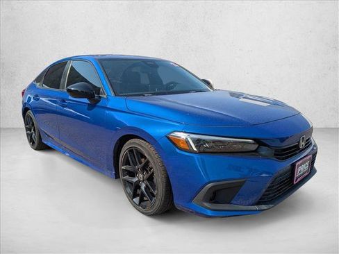 Used 2023 Honda Civic Sport image 3