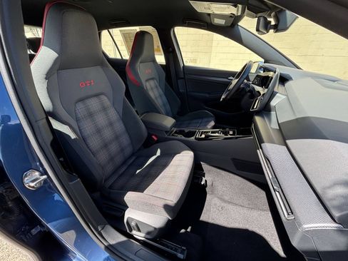 Used 2026 Volkswagen Golf S FWD image 30