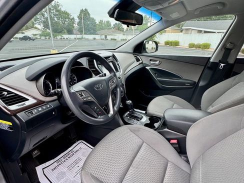 Used 2017 Hyundai Santa Fe SE image 27