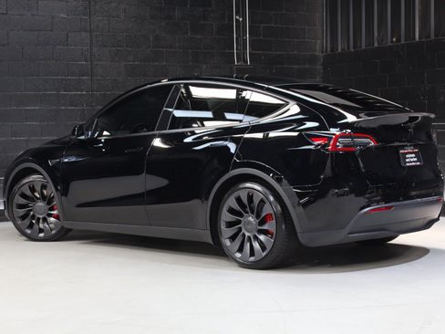 Used 2022 Tesla Model Y Performance AWD/4WD image 8
