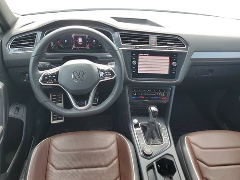 Certified 2024 Volkswagen Tiguan SEL R-Line AWD/4WD image 3