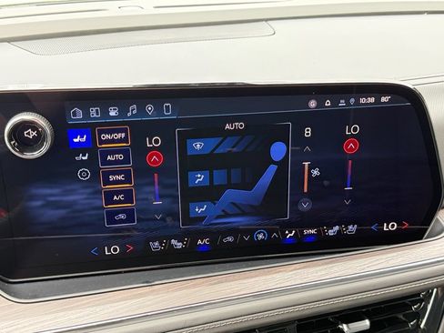 New 2026 Chevrolet Suburban Premier w/ Sun And Tow Package AWD/4WD image 17