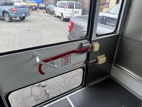 Used 2006 Chevrolet Express 3500 w/ School Bus Package image 15