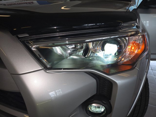 Used 2023 Toyota 4Runner TRD Off-Road Premium w/ Moonroof Package AWD/4WD image 28