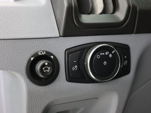 Used 2019 Ford Transit 150 XLT RWD image 21