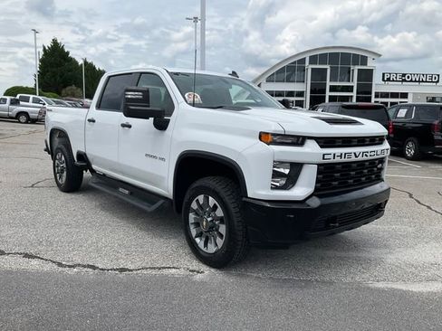 Used 2022 Chevrolet Silverado 2500 Custom w/ Custom Value Package AWD/4WD image 3