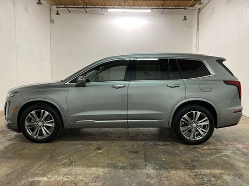 Used 2025 Cadillac XT6 Premium Luxury w/ Technology Package FWD image 2