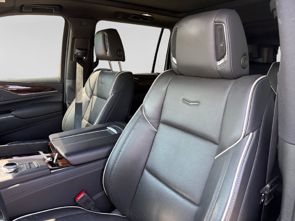Used 2024 Cadillac Escalade ESV Premium Luxury AWD/4WD image 23