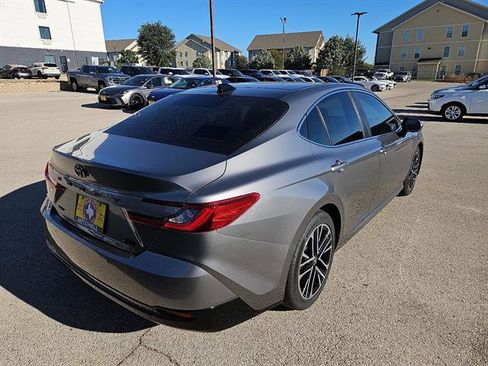 Used 2026 Toyota Camry XLE image 5