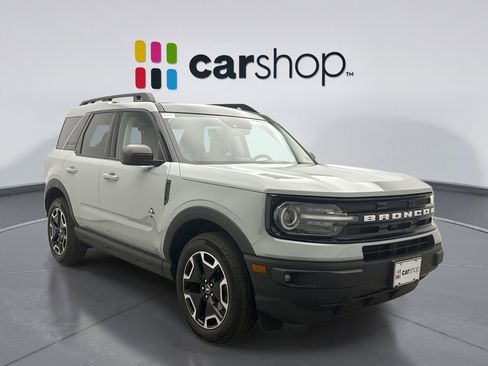 Used 2023 Ford Bronco Sport Outer Banks w/ Tech Package AWD/4WD image 7