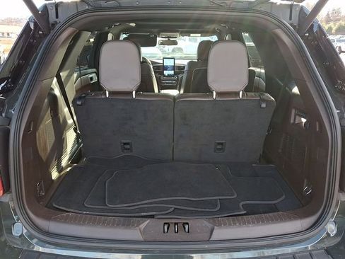 Used 2022 Ford Explorer King Ranch w/ Premium Technology Package image 32