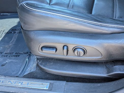 Used 2017 GMC Acadia Denali w/ Technology Package FWD image 22