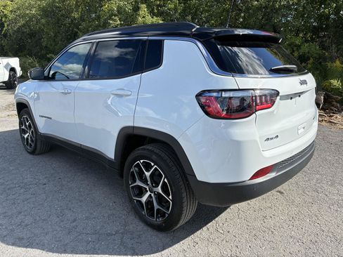 Used 2026 Jeep Compass Limited AWD/4WD image 5