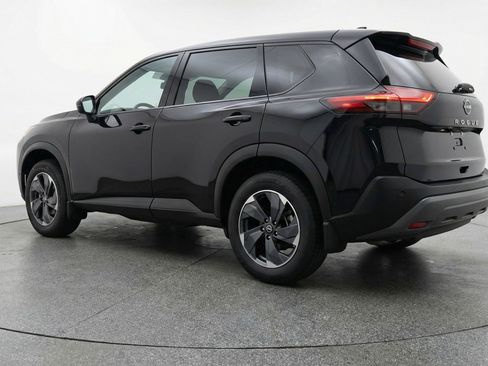 Used 2025 Nissan Rogue SV FWD image 6