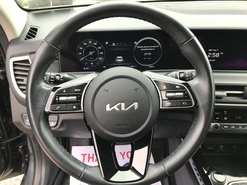 Used 2024 Kia Seltos EX FWD image 14