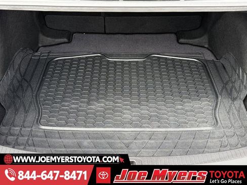 Used 2025 Toyota Corolla LE image 28