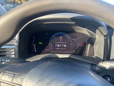 Used 2025 Toyota Camry LE image 38