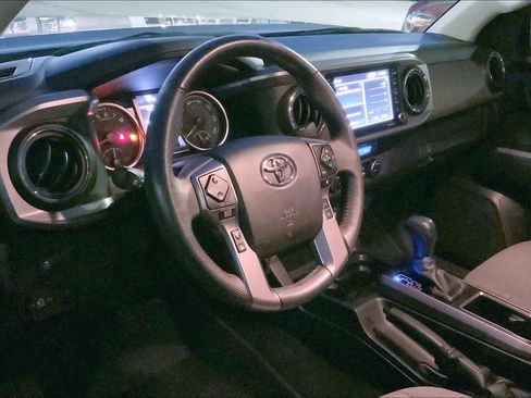 Used 2021 Toyota Tacoma SR5 image 16