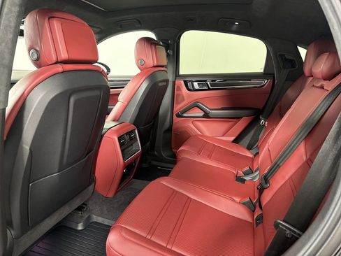 Certified 2022 Porsche Cayenne GTS AWD/4WD image 25