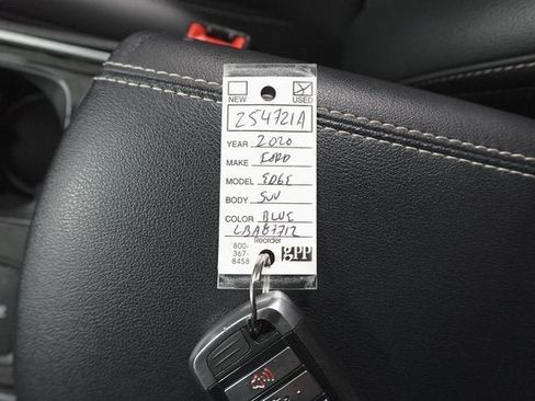 Used 2020 Ford Edge ST image 33