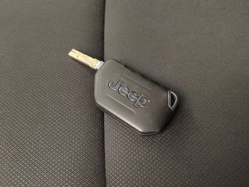 Used 2018 Jeep Wrangler Unlimited Sport image 32