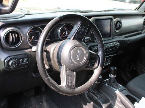 Used 2021 Jeep Gladiator Sport AWD/4WD image 7