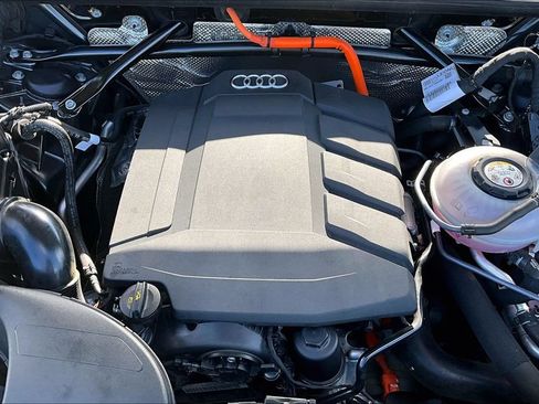 Used 2021 Audi Q5 e Premium Plus w/ Premium Plus Package AWD/4WD image 31