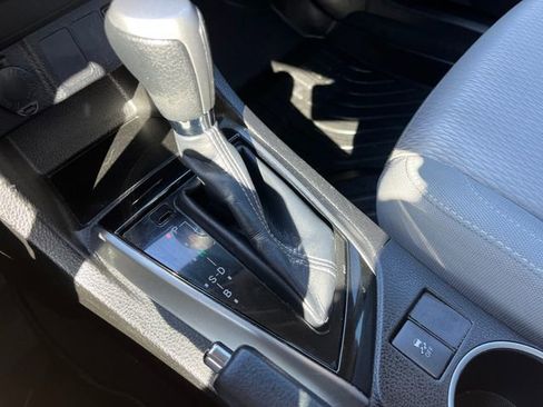 Used 2014 Toyota Corolla LE FWD image 39