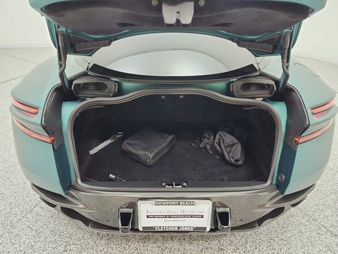 Used 2024 Aston Martin DB12 Coupe RWD image 21