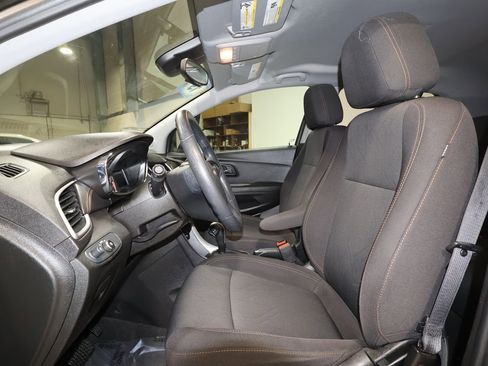 Used 2019 Chevrolet Trax LT w/ LPO, Cargo Package image 19