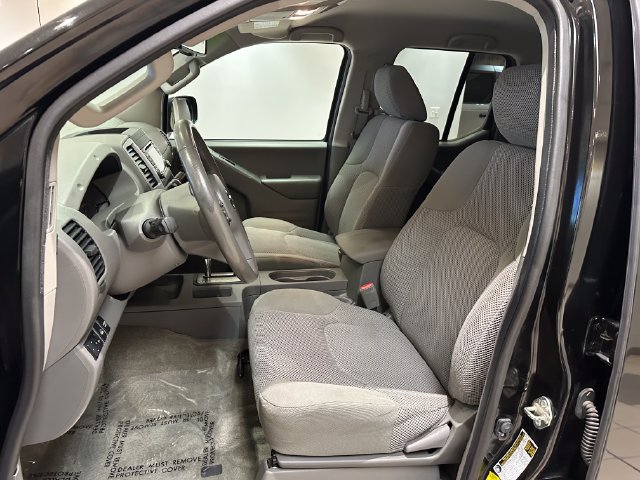 Used 2017 Nissan Frontier SV w/ SV Value Truck Package AWD/4WD image 5