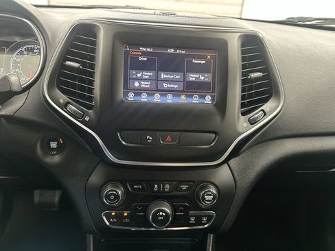 Used 2020 Jeep Cherokee Latitude Plus AWD/4WD image 17