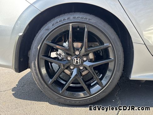 Used 2025 Honda Civic Sport image 21