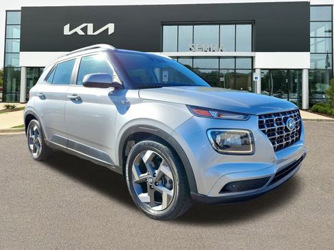 Used 2021 Hyundai Venue SEL image 1