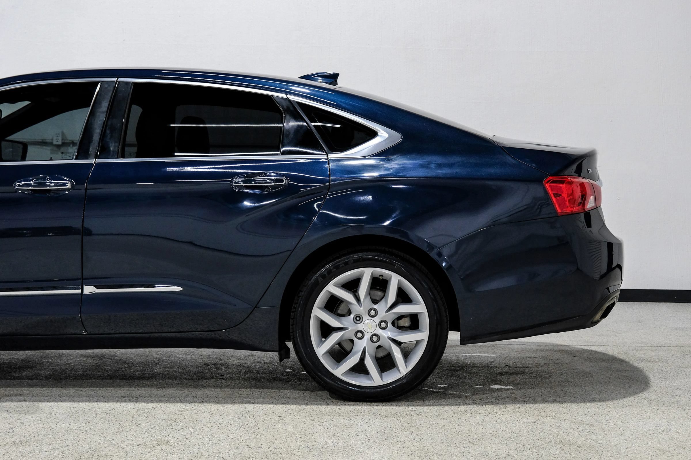 Used 2018 Chevrolet Impala Premier FWD image 10