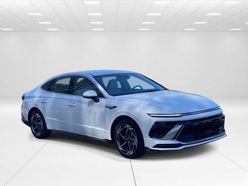 New 2026 Hyundai Sonata SEL image 1