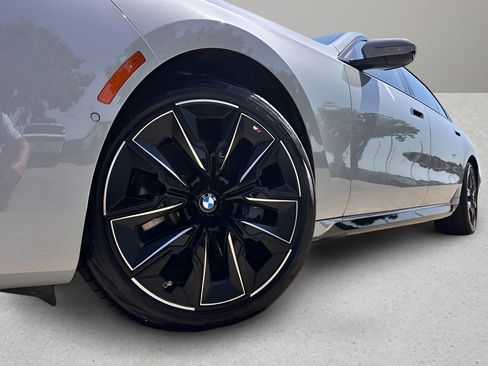 Used 2023 BMW 760i xDrive w/ Parking Assistance Package AWD/4WD image 29