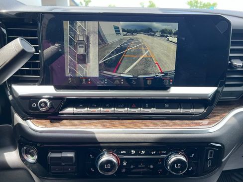 New 2026 GMC Sierra 1500 SLE w/ Preferred Package RWD image 15