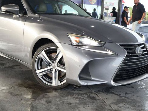 Used 2017 Lexus IS 200t w/ Premium Package RWD image 2